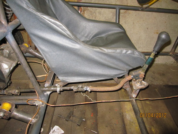 Установка кресла, привода КПП, тормозов и сцепления